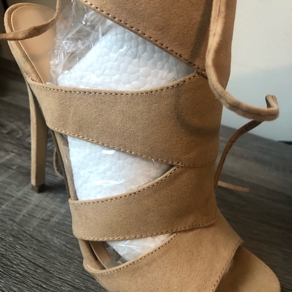 🌟 Brand New 🌟 Shoe Dazzle size 9 Heel! - Picture 3 of 7